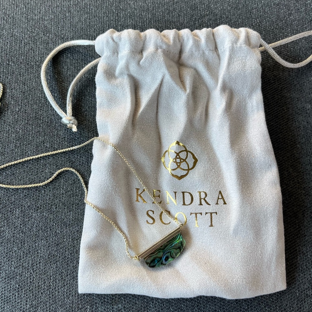 Kendra Scott Pendant Necklace